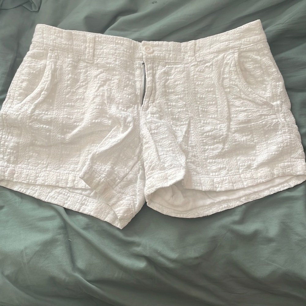 Old Navy white lace shorts